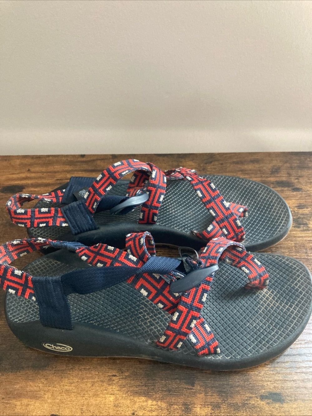 Chaco Z2 Classic Women’s 11 Tegu Blue Red White Strappy Slingback Sport Sandal